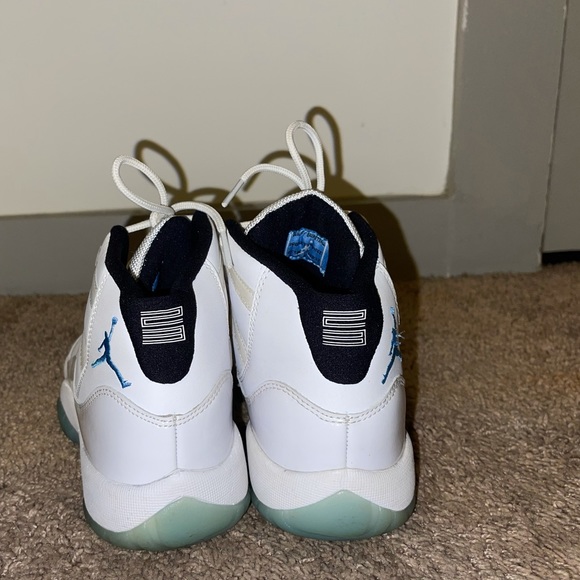 Jordan 11 Retro Legend Blue (2014) 4.5 GS - Picture 3 of 6